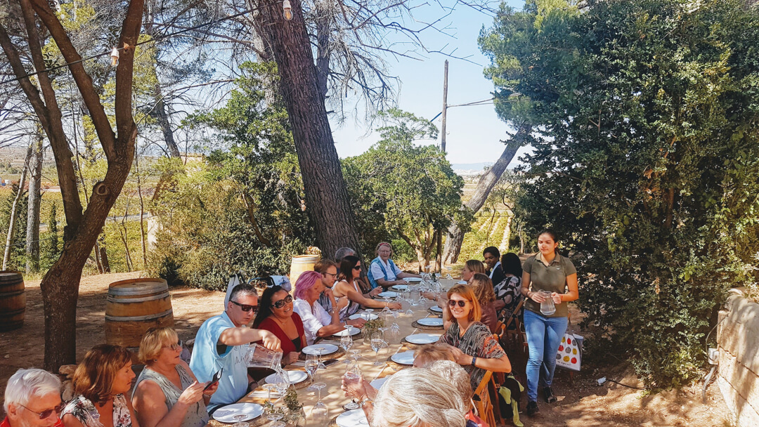 Tuinmeubelen van Kees Smit: Hoe creëer je een mediterrane tuinstijl